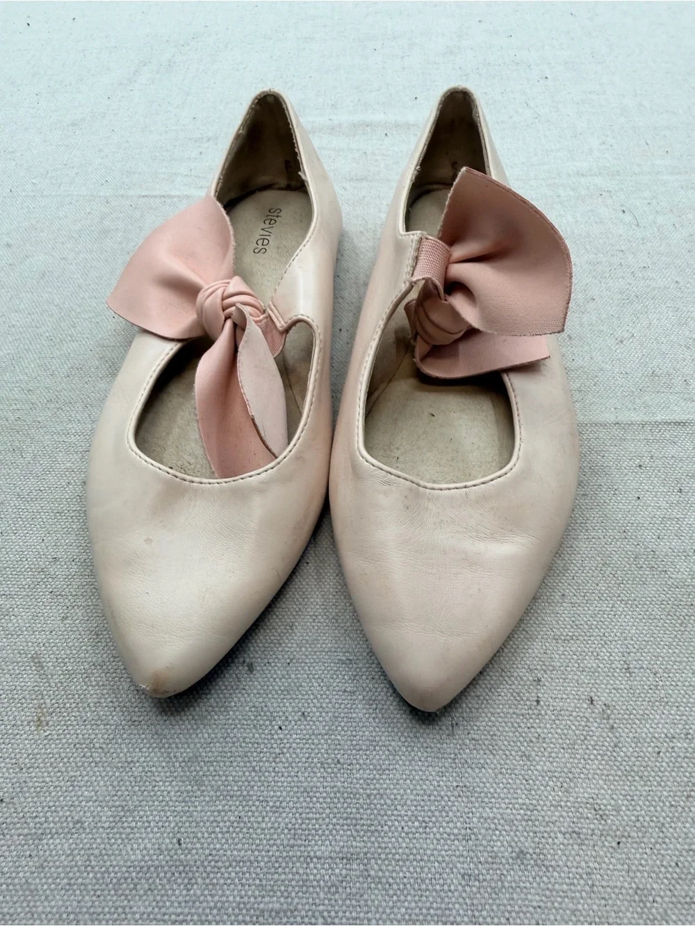 Pale Pink Pointed Bow Flats